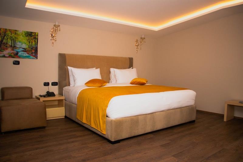 Albanopolis Hotel Tirana Exterior photo