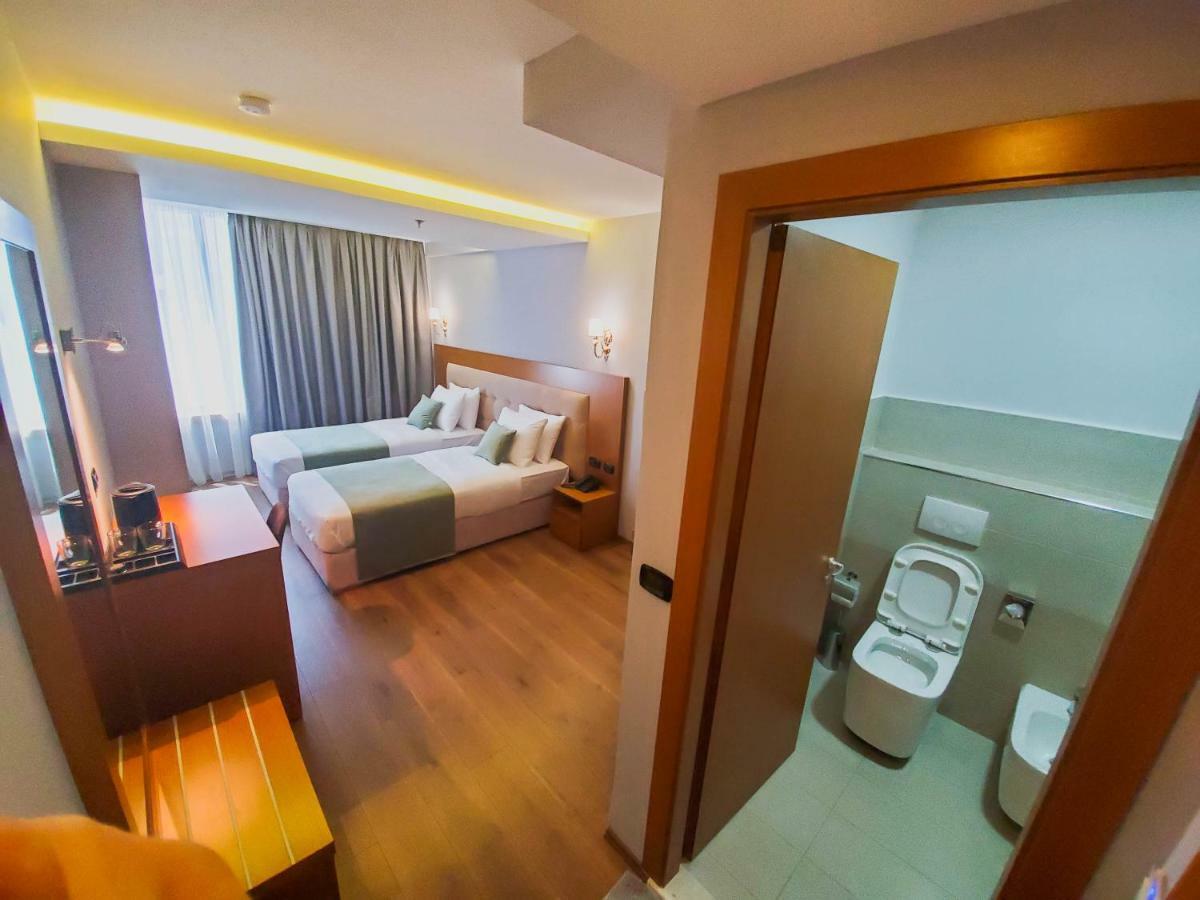 Albanopolis Hotel Tirana Exterior photo