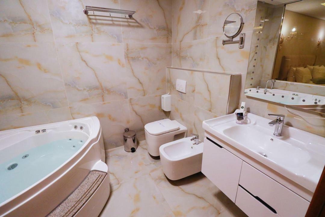 Albanopolis Hotel Tirana Exterior photo